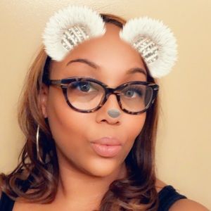 Meet your Posher, Taya